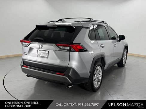 Used 2019 Toyota RAV4 Limited w/ Cold Weather Package AWD/4WD image 6
