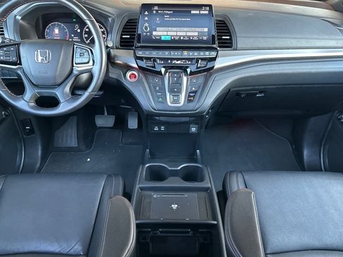 Used 2025 Honda Odyssey Sport-L image 3