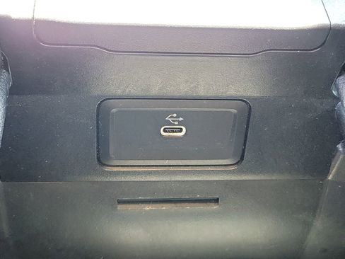 Used 2025 Mercedes-Benz C 300 Sedan image 29