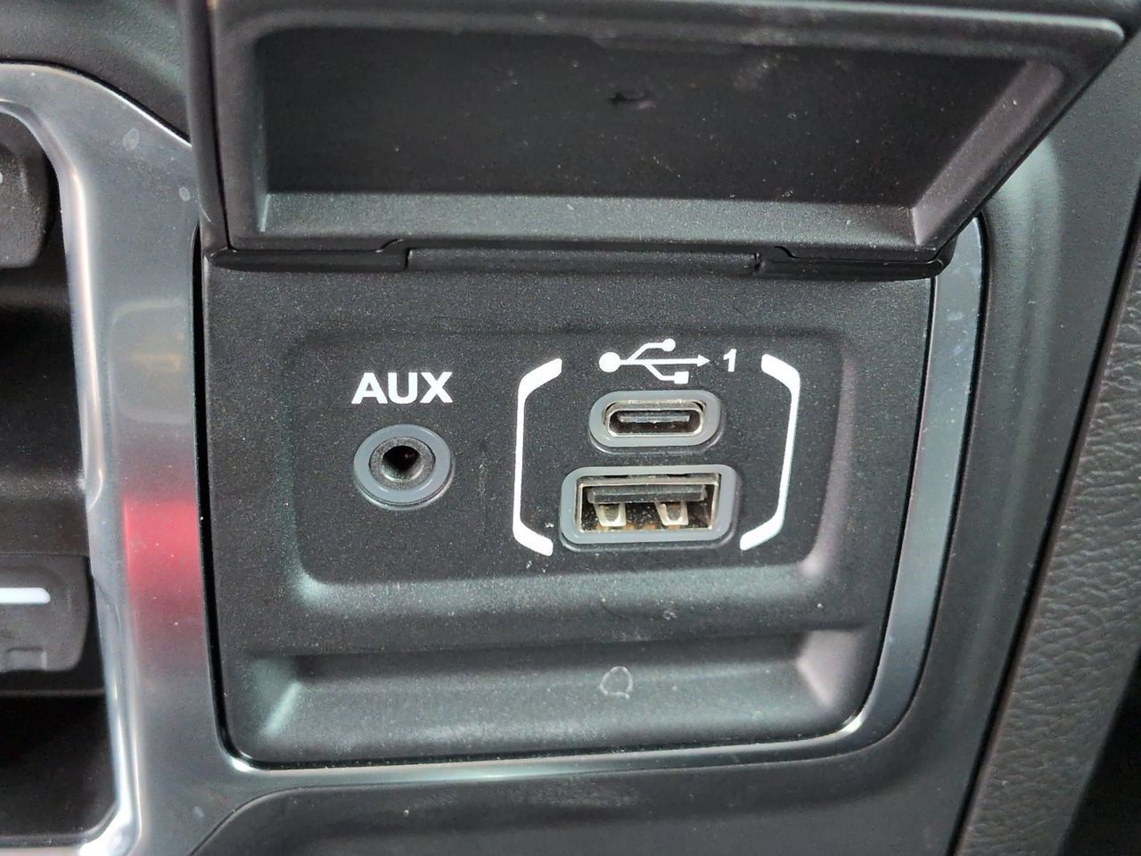 Used 2023 Jeep Gladiator Overland AWD/4WD image 22