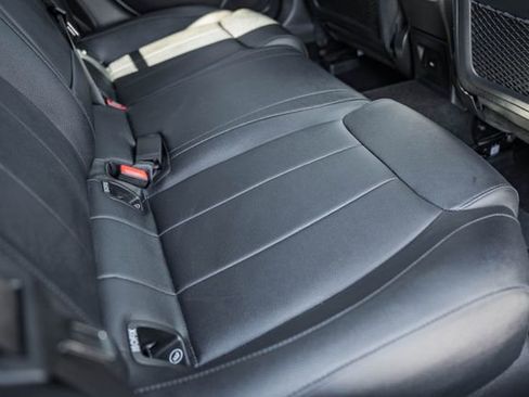 Used 2025 Mercedes-Benz CLA 250 4MATIC image 30