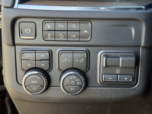 New 2026 Chevrolet Suburban High Country image 20