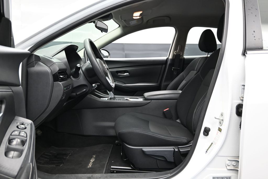 Used 2024 Nissan Sentra SV FWD image 18