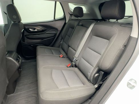 Used 2024 GMC Terrain SLE w/ Driver Convenience Package image 15