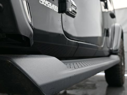 Used 2021 Jeep Wrangler Unlimited Sahara image 19