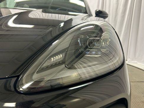 Certified 2022 Porsche Cayenne image 37