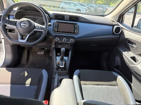 Used 2025 Nissan Versa SV w/ Trunk Package FWD image 18