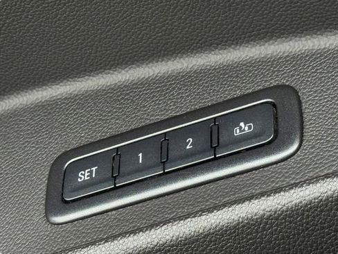 Used 2015 Chevrolet Tahoe LT image 17