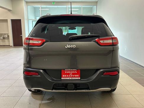 Used 2015 Jeep Cherokee Limited w/ Luxury Group AWD/4WD image 5