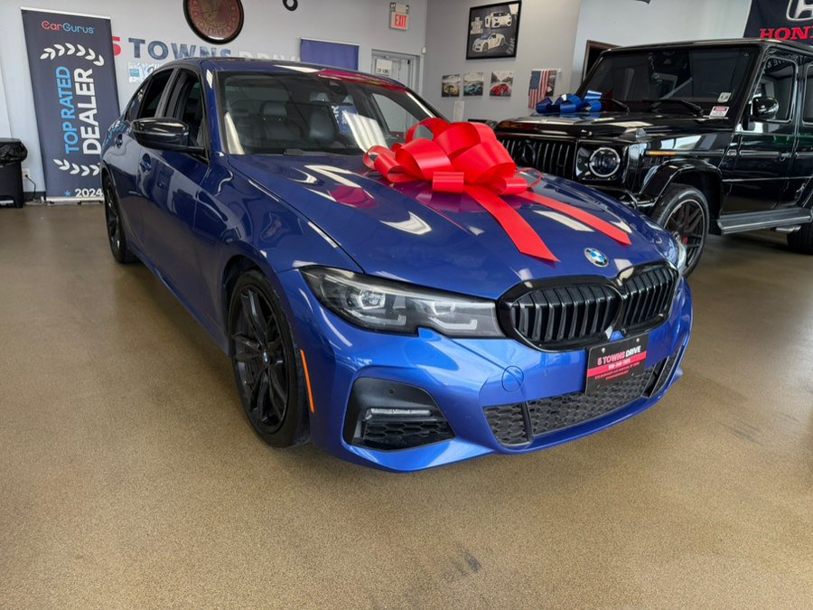 Used 2022 BMW 330i Sedan w/ M Sport Package RWD image 2
