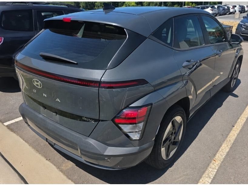 Used 2024 Hyundai Kona SE FWD image 4