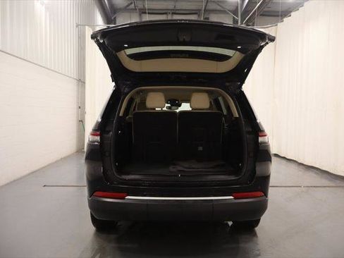 Certified 2022 Jeep Grand Cherokee L Limited AWD/4WD image 20