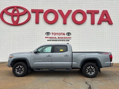 Used 2019 Toyota Tacoma 4x4 Double Cab image 2