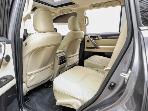 Used 2022 Lexus GX 460 Luxury w/ Sport Design Package image 34