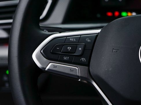 Used 2025 Volkswagen Atlas Peak Edition SE image 22