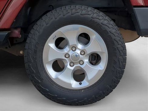 Used 2010 Jeep Wrangler Unlimited Sahara w/ Trailer Tow Group image 17