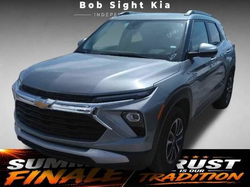 Used 2025 Chevrolet TrailBlazer LT AWD/4WD image 1