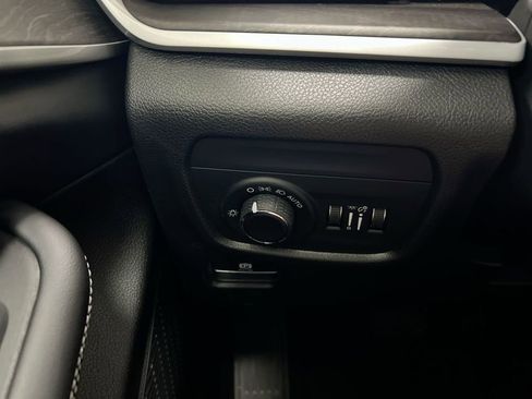 New 2026 Jeep Grand Cherokee Altitude AWD/4WD image 19