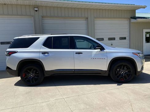 Used 2019 Chevrolet Traverse Premier w/ Redline Edition AWD/4WD image 8