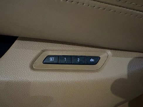 Used 2016 Cadillac Escalade Platinum image 21