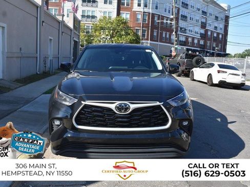 Used 2025 Toyota Highlander LE FWD image 2