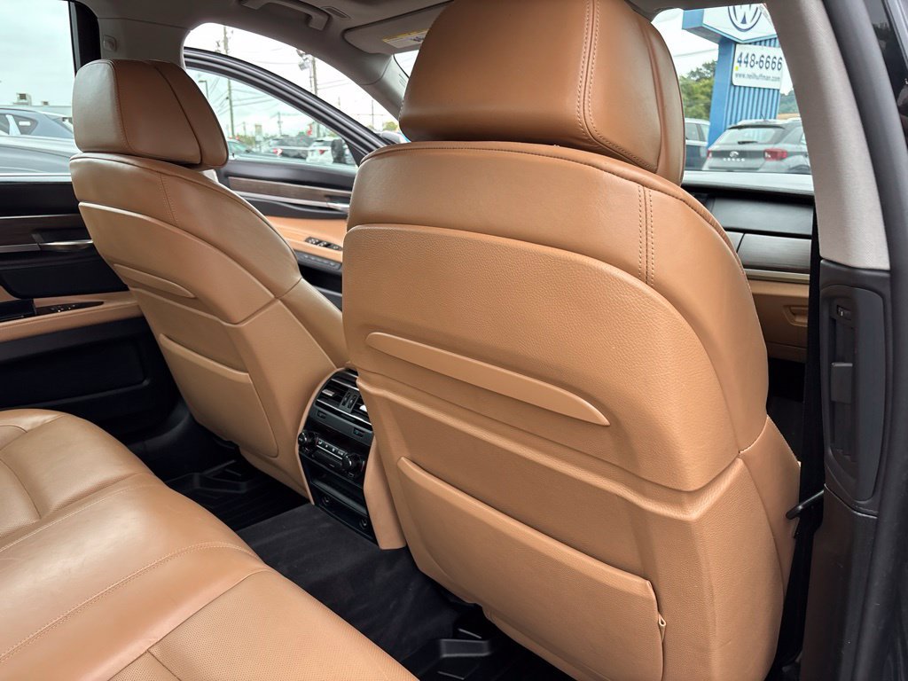 Used 2012 BMW 740i RWD image 31