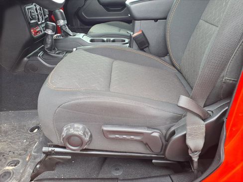 Used 2024 Jeep Gladiator Mojave w/ Convenience Group image 18