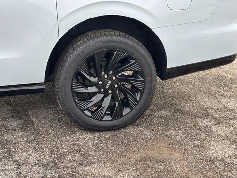 New 2026 Lincoln Navigator L Reserve w/ Jet Appearance Package image 9