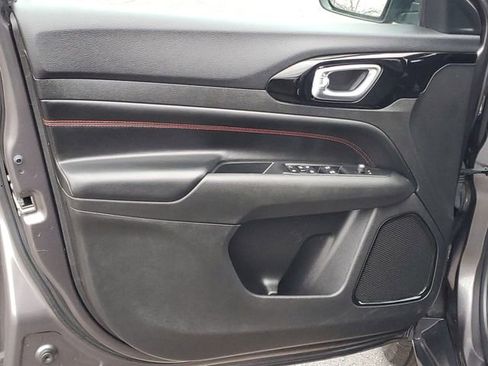 Used 2022 Jeep Compass Trailhawk w/ Trailhawk Convenience Group image 11