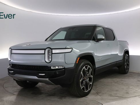 Used 2024 Rivian R1T Adventure image 2
