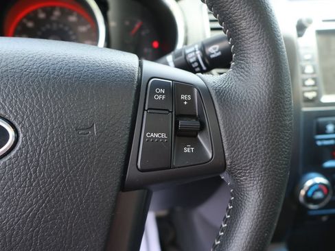 Used 2011 Kia Sorento SX FWD image 36