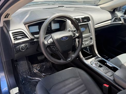 Used 2018 Ford Fusion SE w/ Fusion SE Technology Package FWD image 23