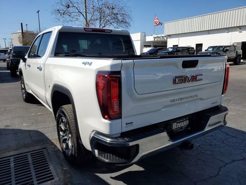 Used 2025 GMC Sierra 1500 SLT image 3