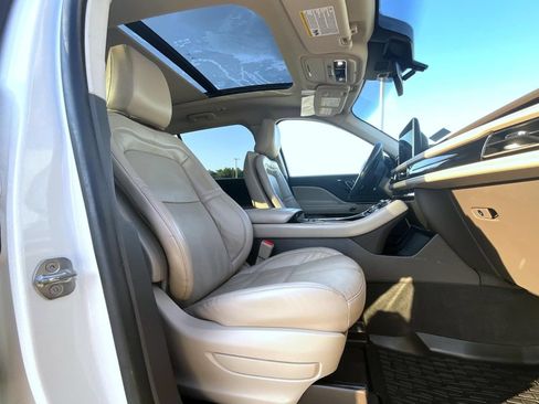 Used 2023 Lincoln Aviator Reserve w/ Equipment Group 201A AWD/4WD image 18