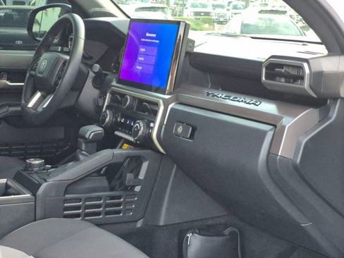 Used 2024 Toyota Tacoma TRD Sport w/ TRD Sport Upgrade Package image 20