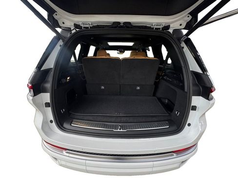 Used 2025 Jeep Grand Cherokee L Summit image 19