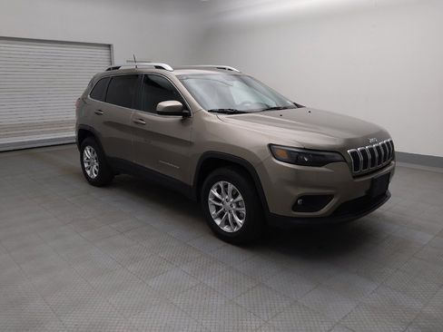 Used 2019 Jeep Cherokee Latitude w/ Popular Appearance Group image 11