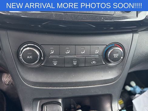 Used 2017 Nissan Sentra SV w/ Style Package image 12