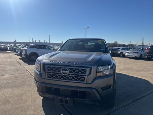 Certified 2022 Nissan Frontier SV image 5