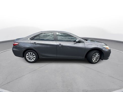 Used 2016 Toyota Camry LE FWD image 5