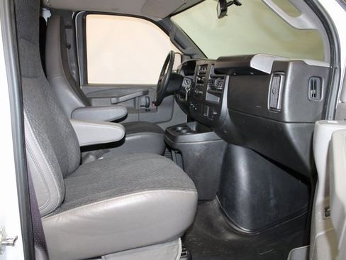 Used 2023 GMC Savana 2500 Work Van w/ Driver Convenience Package image 18