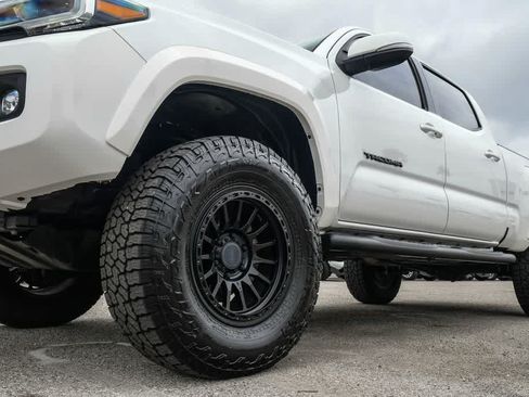 Used 2023 Toyota Tacoma TRD Sport RWD image 11