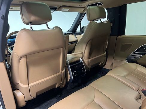 Used 2024 Land Rover Range Rover Long Wheelbase SE image 25