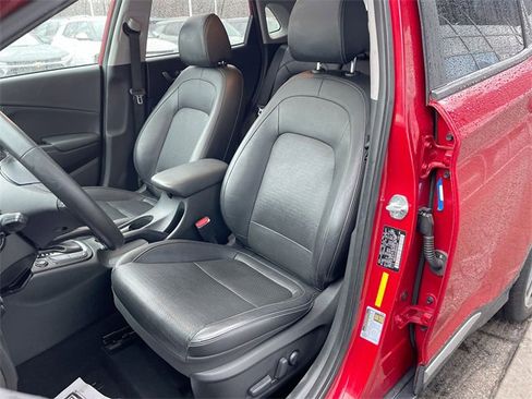 Used 2021 Hyundai Kona Limited image 19