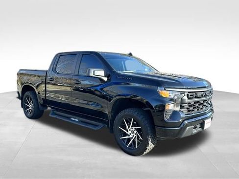 Used 2023 Chevrolet Silverado 1500 Custom image 11
