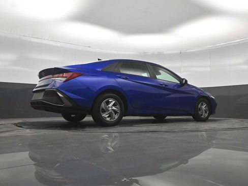 Used 2024 Hyundai Elantra SE FWD image 37