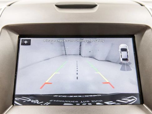 Used 2019 Ford Edge Titanium FWD image 15