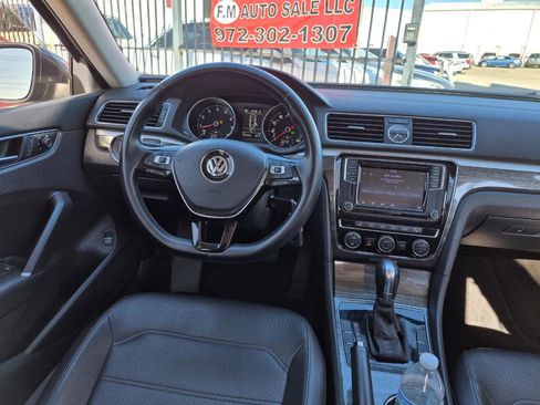Used 2016 Volkswagen Passat 1.8T SE image 23
