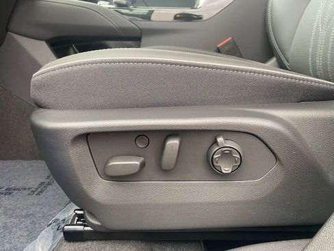 New 2025 Buick Envision Avenir image 14