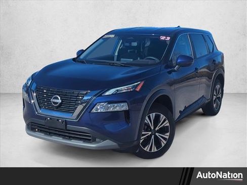Used 2023 Nissan Rogue SV image 1